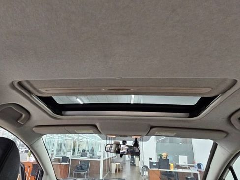 Used 2013 MAZDA MAZDA5 Grand Touring image 32