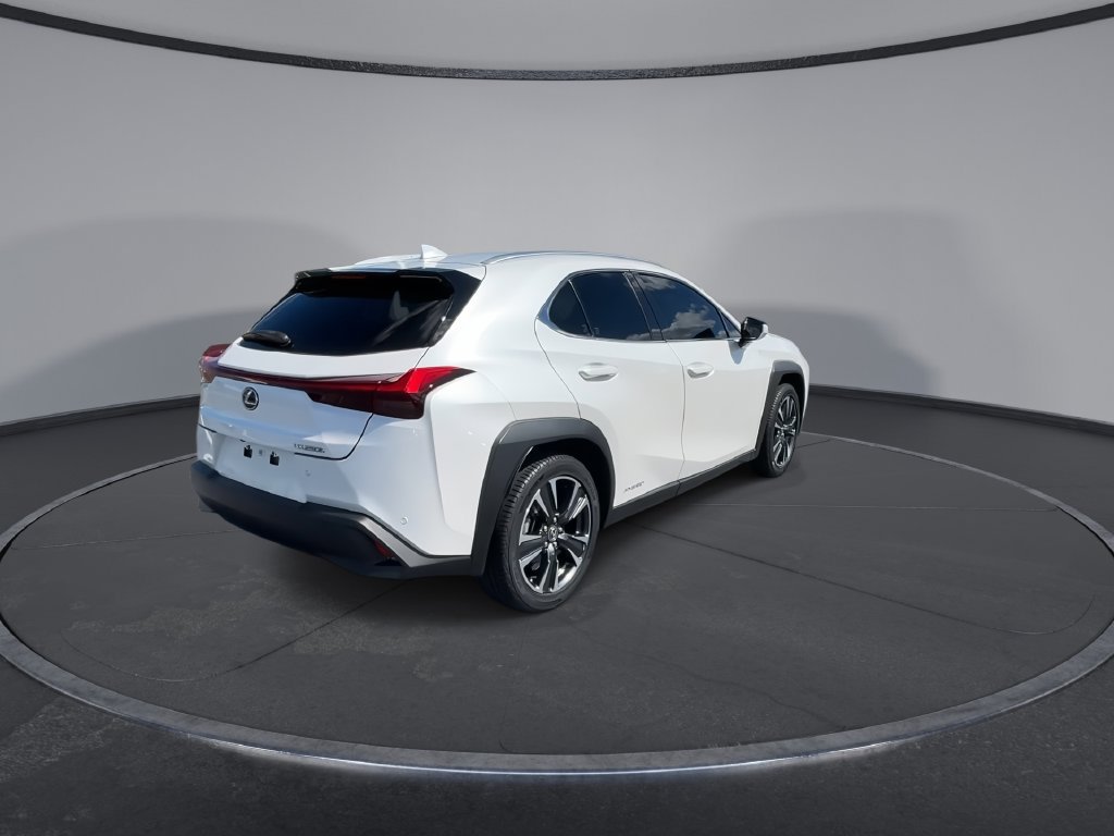 Used 2022 Lexus UX 250h w/ Accessory Package (Z1) AWD/4WD image 8