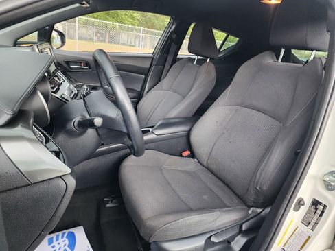 Used 2018 Toyota C-HR XLE FWD image 24