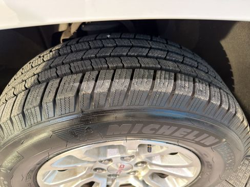 Used 2019 GMC Yukon SLT image 10