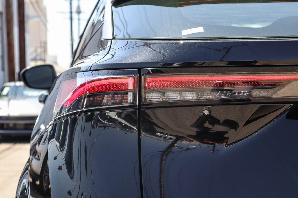 Certified 2024 Nissan Ariya FWD image 9