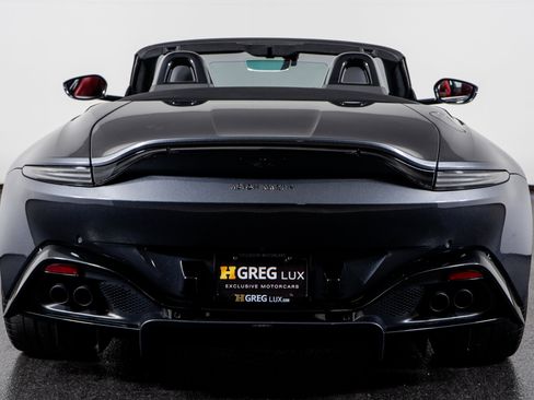 Used 2021 Aston Martin V8 Vantage Convertible image 11