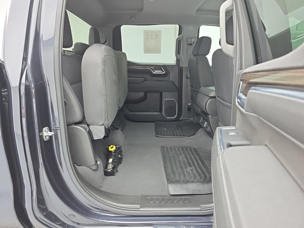 Used 2023 Chevrolet Silverado 1500 LT AWD/4WD image 44