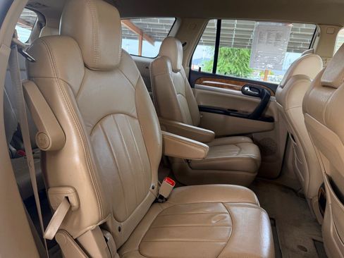 Used 2008 Buick Enclave CXL w/ Entertainment Package #3 FWD image 14