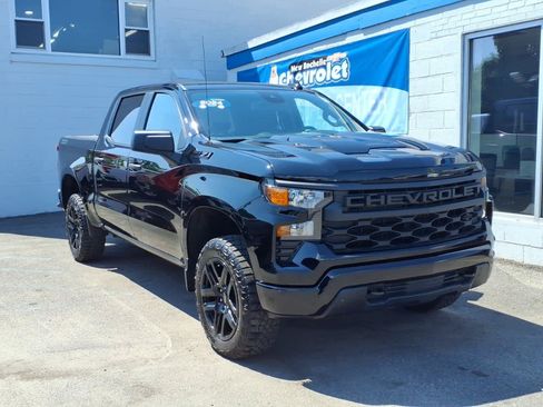 Used 2024 Chevrolet Silverado 1500 Custom Trail Boss w/ Midnight Edition AWD/4WD image 1