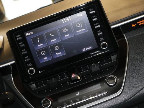 Used 2022 Toyota Corolla LE image 43