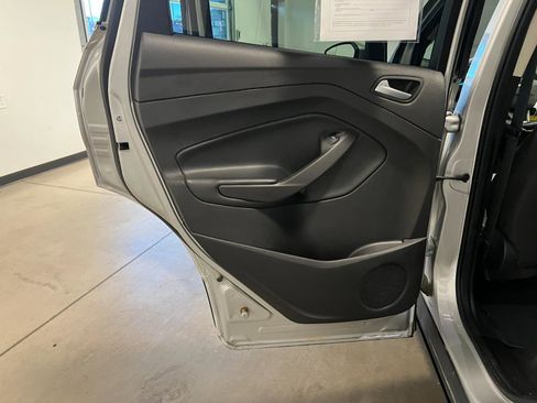 Used 2017 Ford Escape SE AWD/4WD image 31