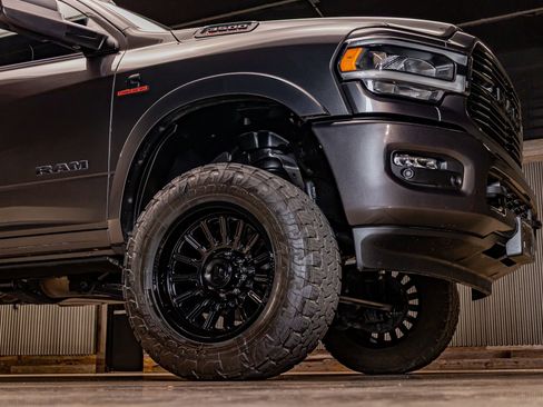 Used 2022 RAM 3500 Laramie w/ Night Edition image 13