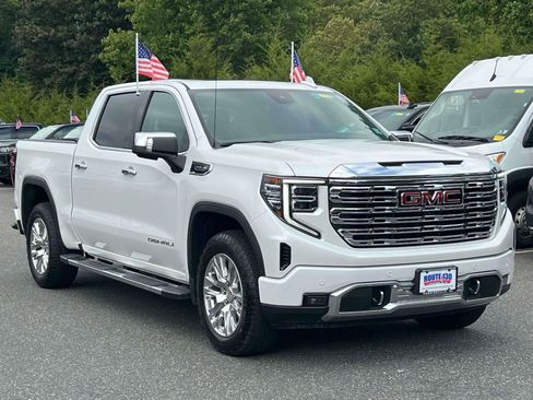 Used 2024 GMC Sierra 1500 Denali w/ Technology Package AWD/4WD image 1