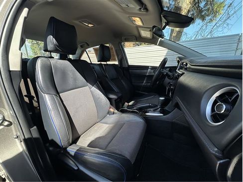 Used 2017 Toyota Corolla LE image 4