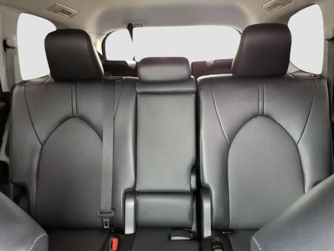 Used 2024 Toyota Grand Highlander XLE image 16