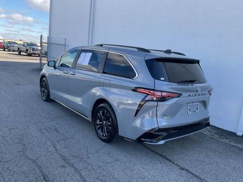 Used 2024 Toyota Sienna XSE w/ XSE Plus Package image 42