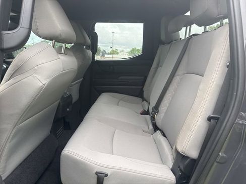 Used 2025 Toyota Tacoma SR5 AWD/4WD image 14