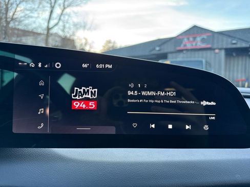 Used 2024 Lucid Air Touring image 37