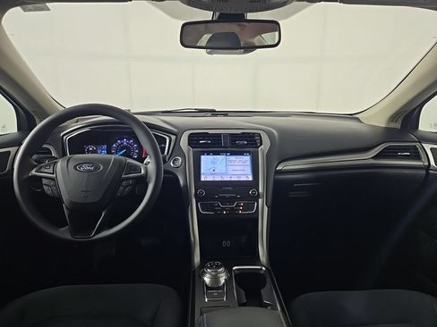 Used 2019 Ford Fusion SE FWD image 9