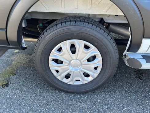 Used 2025 Ford Transit 250 Low Roof w/ Exterior Upgrade Package RWD image 26