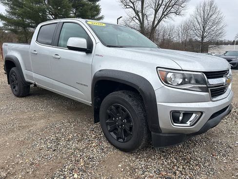 Used 2020 Chevrolet Colorado LT w/ Luxury Package image 3