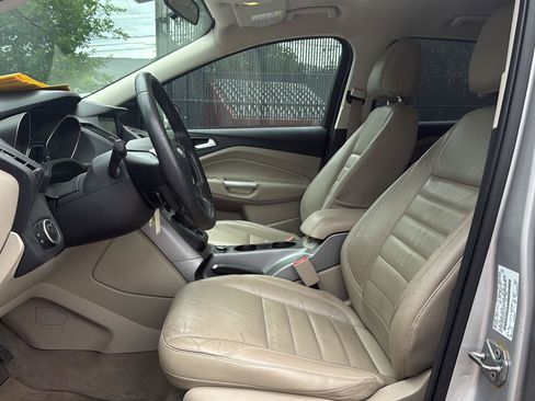 Used 2016 Ford Escape SE w/ SE Leather Comfort Package FWD image 9