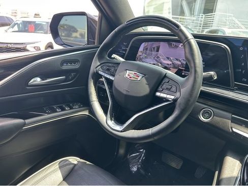 Certified 2022 Cadillac Escalade ESV Sport AWD/4WD image 7