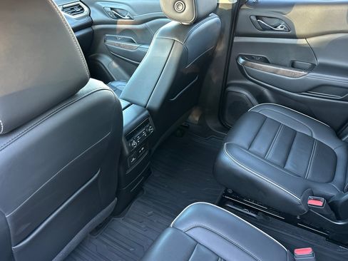 Used 2023 GMC Acadia Denali w/ Denali Ultimate Package image 15