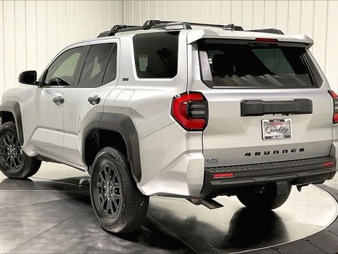 Used 2025 Toyota 4Runner SR5 image 12