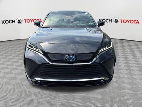 Used 2023 Toyota Venza Nightshade image 2