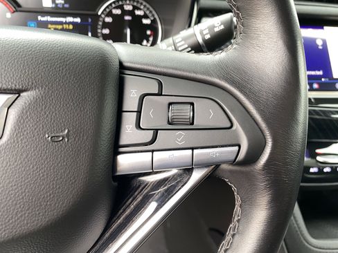 Used 2025 Cadillac XT6 Premium Luxury image 30