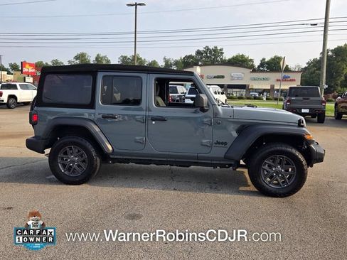 Used 2024 Jeep Wrangler Unlimited Sport AWD/4WD image 14