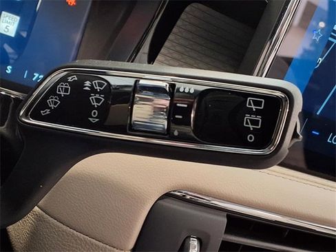 Certified 2025 Lincoln Corsair FWD image 16