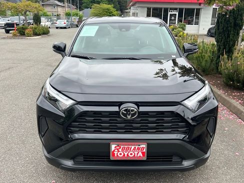 Certified 2025 Toyota RAV4 LE AWD/4WD image 4