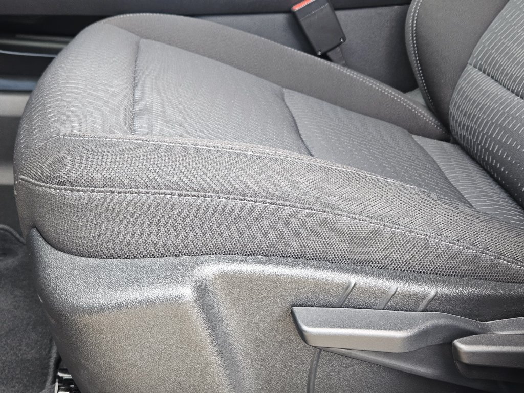 Used 2026 Chevrolet Equinox LT FWD image 24