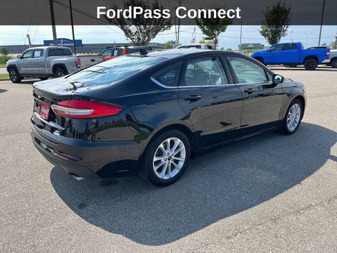 Used 2020 Ford Fusion SE FWD image 6
