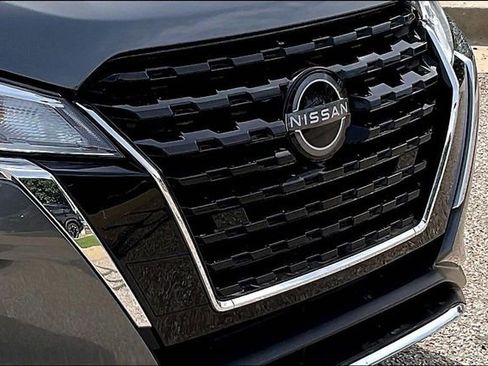 Certified 2025 Nissan Kicks Play S FWD image 26