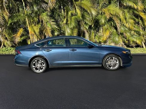 Used 2024 Honda Accord EX image 4