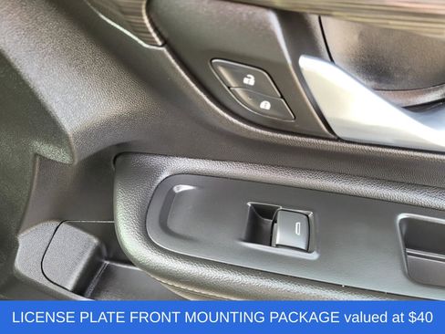 Used 2024 GMC Terrain SLT w/ Tech Package FWD image 9