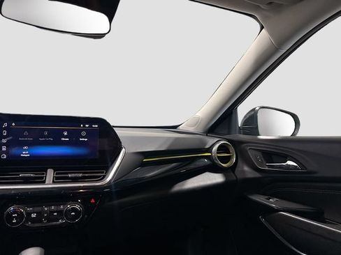 Used 2024 Chevrolet Trax ACTIV w/ Sunroof Package FWD image 24