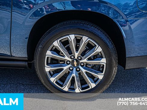Used 2025 Chevrolet Suburban High Country AWD/4WD image 15