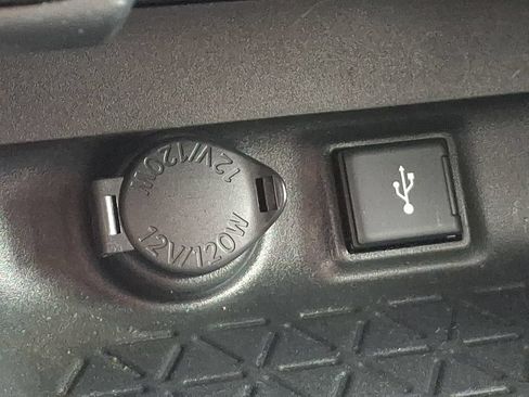Used 2022 Toyota RAV4 LE AWD/4WD image 26