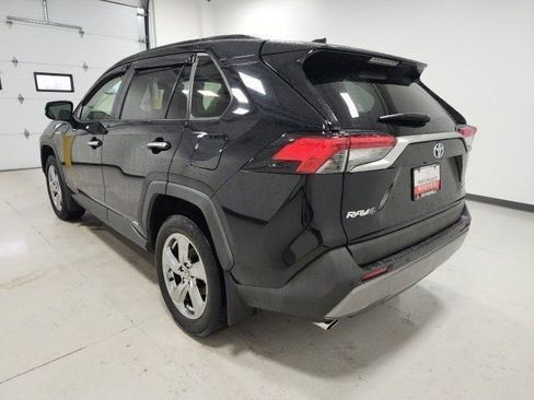 Used 2020 Toyota RAV4 Limited image 12