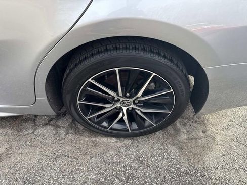 Used 2024 Toyota Camry SE image 12