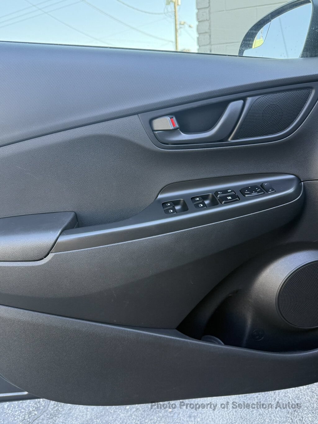 Used 2020 Hyundai Kona SE AWD/4WD image 11