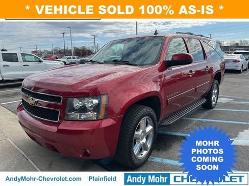 Used 2014 Chevrolet Suburban LT image 1