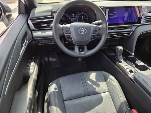 Used 2025 Toyota Camry XSE FWD image 7