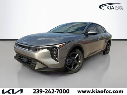 New 2025 Kia K4 LXS