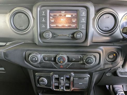 Used 2021 Jeep Wrangler Unlimited Sport AWD/4WD image 3
