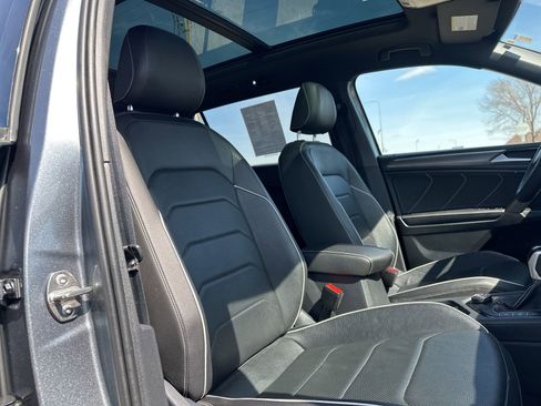 Certified 2022 Volkswagen Tiguan SEL R-Line image 36