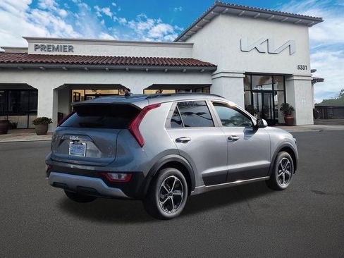 New 2026 Kia Niro EX FWD image 8