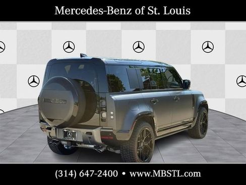 Used 2025 Land Rover Defender 110 V8 AWD/4WD image 3