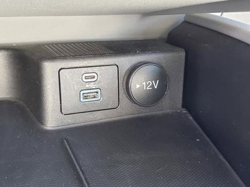 Used 2023 Ford Escape SE image 28