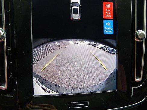 New 2026 Volvo XC40 B5 Core w/ Climate Package image 19